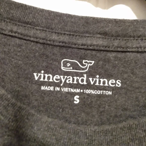 Vineyard Vines dark gray tee shirt - Picture 3 of 6